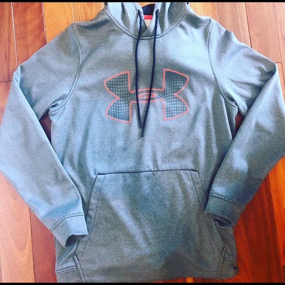 New under armor sweatshirt size small
